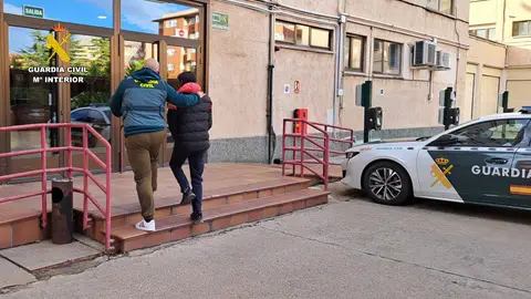 Dos detenidos por robar varias calderas en Villamediana .