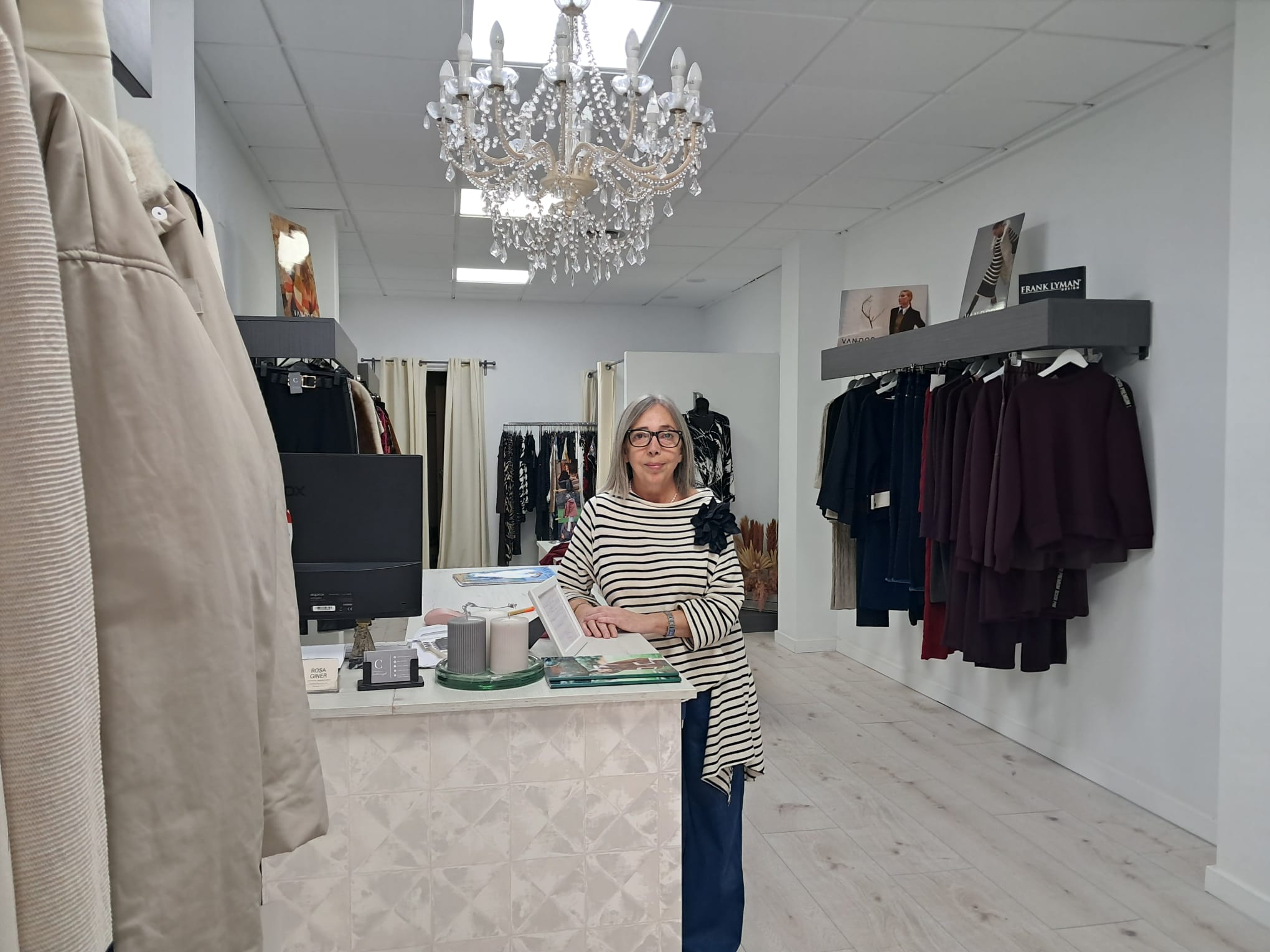 Carol, comerciante de Catarroja: "Abrí la tienda con muertos en el sótano de mi casa" Carol, comerciante de Catarroja: "Abrí la tienda con muertos en el sótano de mi casa"