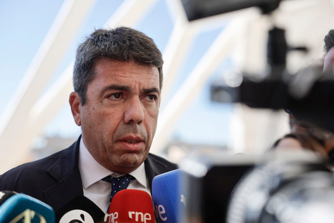 Carlos Mazón comparecerá este lunes para anunciar su decisión tras mantener "varias conversaciones" con Feijóo Carlos Mazón comparecerá este lunes para anunciar su decisión tras mantener "varias conversaciones" con Feijóo