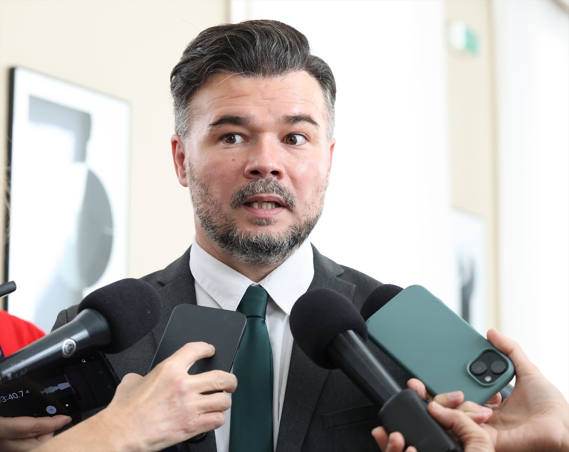 La feroz crítica de Rufián a la comparecencia de Mazón: "Cobarde, falaz y perversa" La feroz crítica de Rufián a la comparecencia de Mazón: "Cobarde, falaz y perversa"