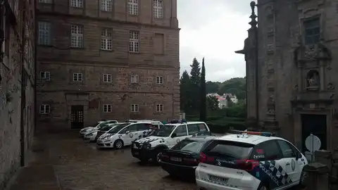 Efectivos de la Policía Local de Santiago abogan por no reforzar el servicio con horas extra Efectivos de la Policía Local de Santiago abogan por no reforzar el servicio con horas extra