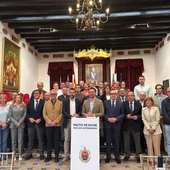 PP y Vox firman en Elche con una treintena de entidades el ‘Pacto de Elche por los autónomos’. PP y Vox firman en Elche con una treintena de entidades el ‘Pacto de Elche por los autónomos’.