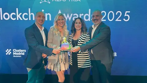 El proyecto piloto ‘Ssitizens’ del Ayuntamiento premiado en los Blockchain Awards 2025 en la categoría ‘Identidad digital descentralizada’ El proyecto piloto ‘Ssitizens’ del Ayuntamiento premiado en los Blockchain Awards 2025 en la categoría ‘Identidad digital descentralizada’