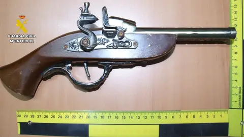 Imagen de la falsa pistola utilizada Imagen de la falsa pistola utilizada