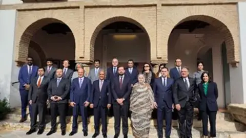 Embajadores árabes en España se reúnen con el alcalde de Córdoba, el deán y empresarios Embajadores árabes en España se reúnen con el alcalde de Córdoba, el deán y empresarios