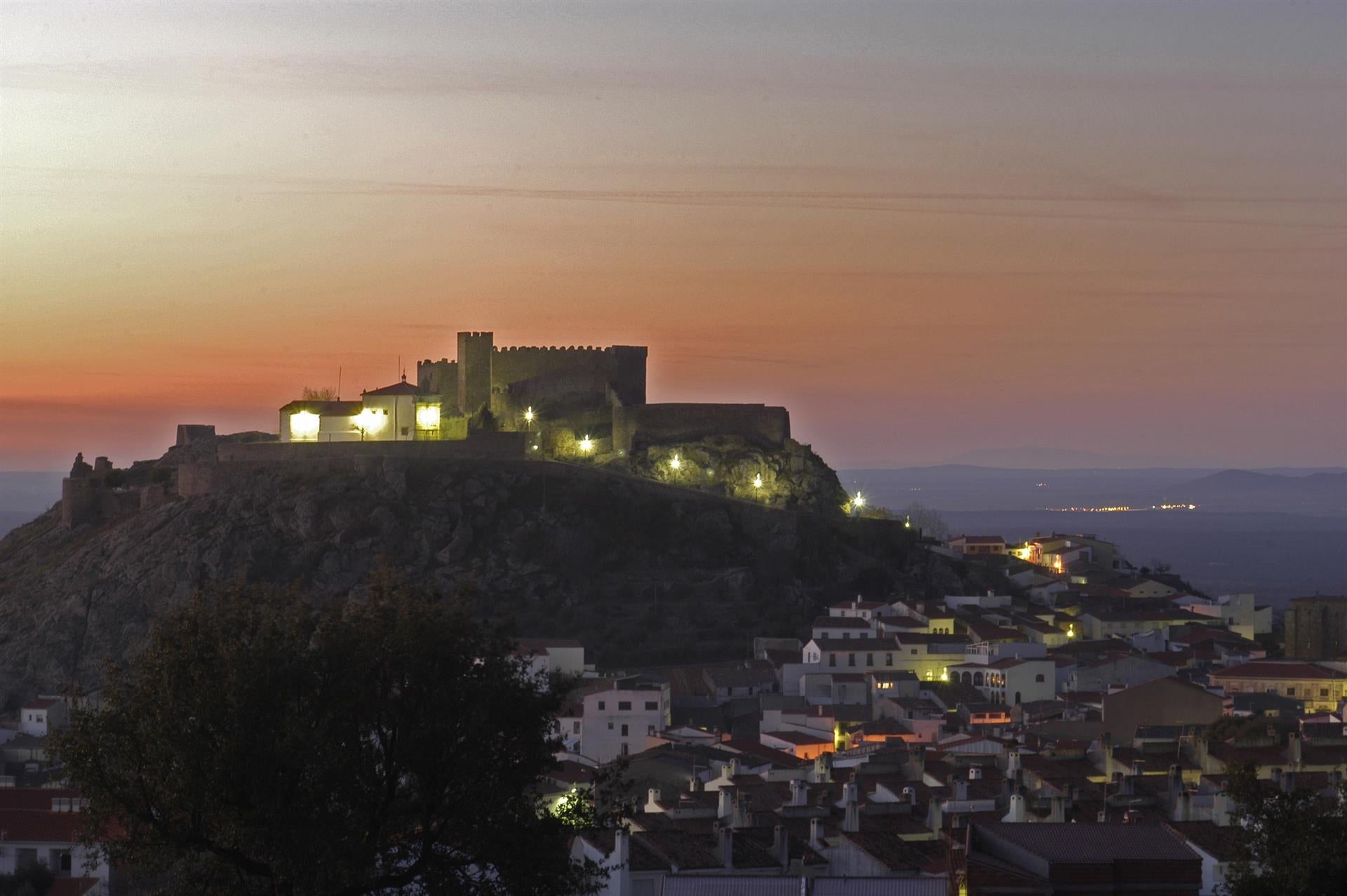 La Torta del Casar lanza la II edición de su 'Otoño' con recorridos para descubrir la Provincia de Cáceres La Torta del Casar lanza la II edición de su 'Otoño' con recorridos para descubrir la Provincia de Cáceres