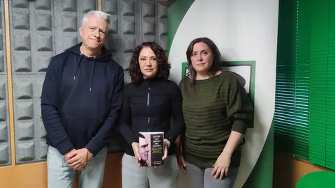 Conversamos con Juan de Sola sobre su libro “Entre los muros del olvido”, la historia de Ramón García Martínez, superviviente del campo de concentración de Mauthausen. “Entre los muros del olvido”, la historia de un superviviente de Mauthausen rescatada por Juan de Sola
