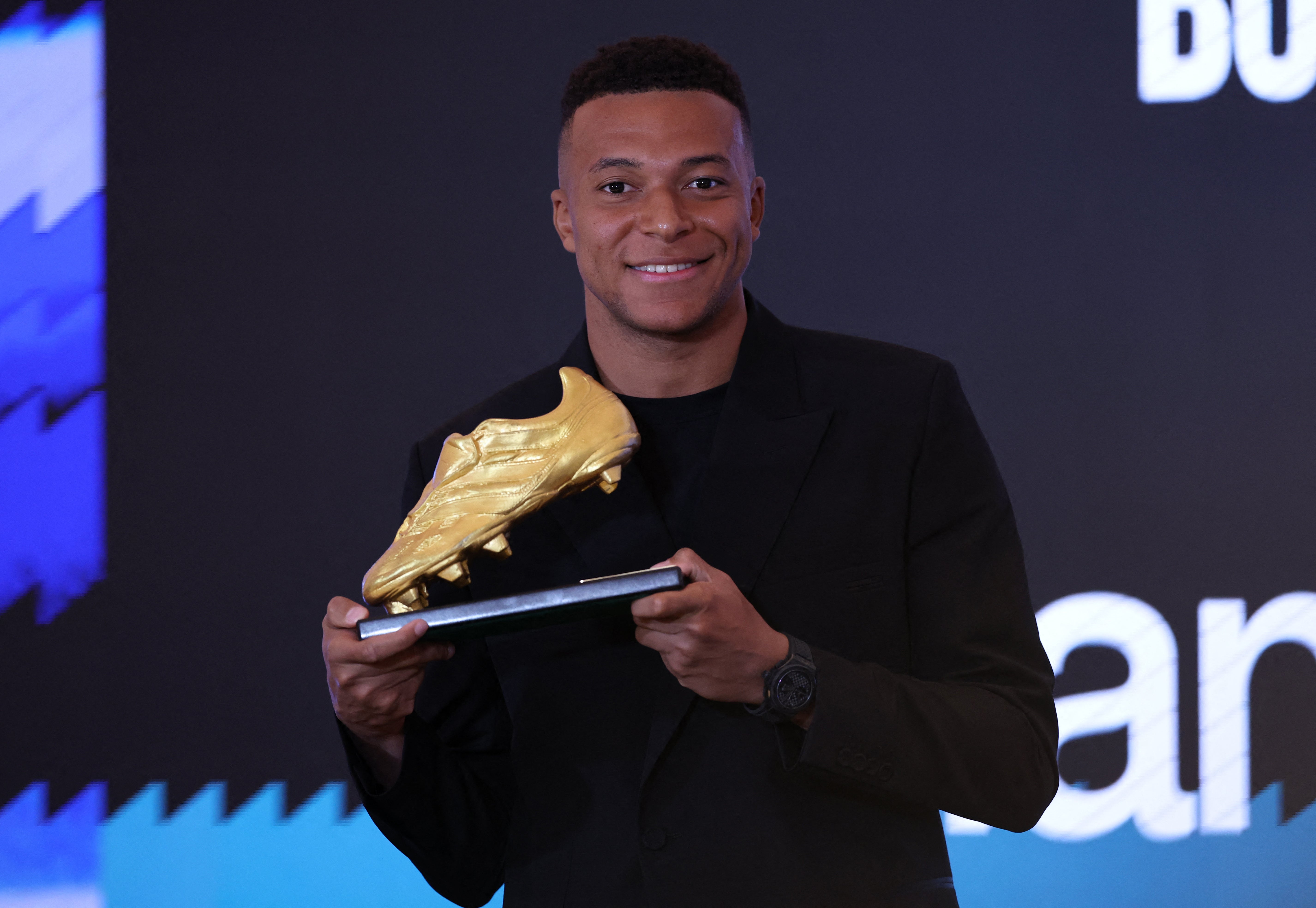 Mbappé recibe la Bota de Oro: "Significa mucho para mí" Mbappé recibe la Bota de Oro: "Significa mucho para mí"