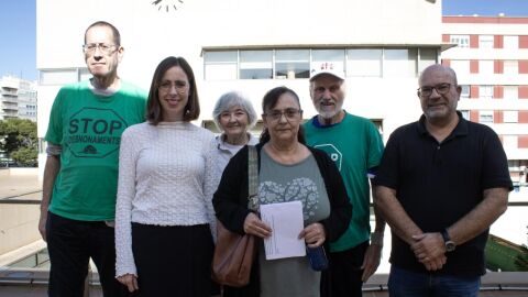 Esther D&iacute;ez, portavoz de Comprom&iacute;s per Elx, tras la reuni&oacute;n con la PAH de Elche.