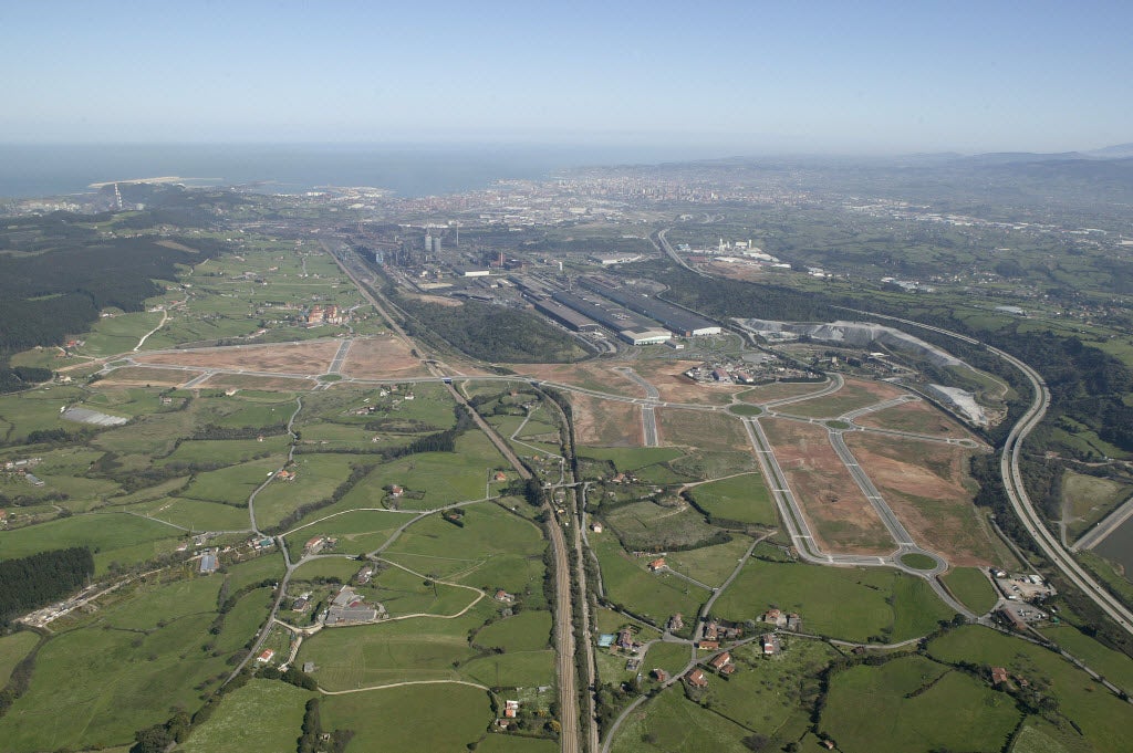 "Es difícil ser la primera" "Es difícil ser la primera"