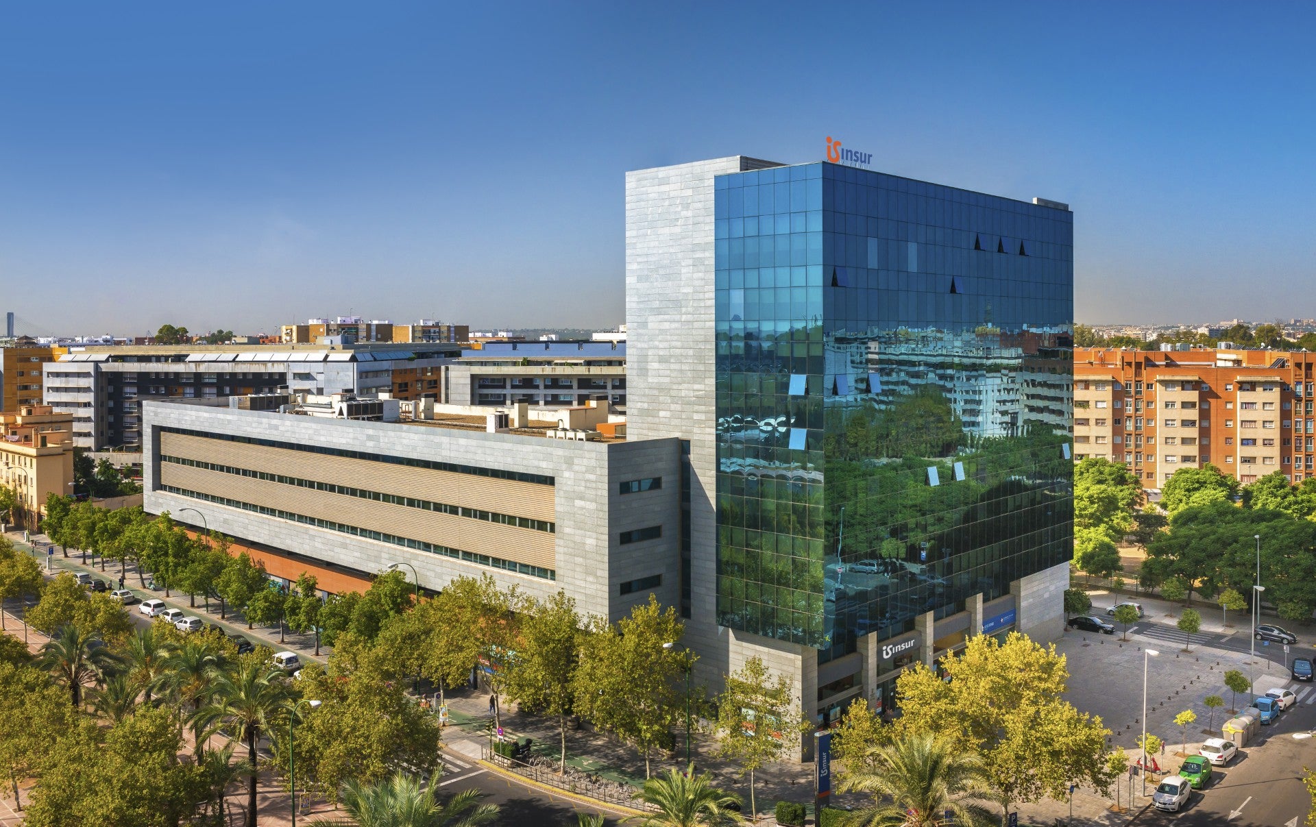 Grupo Insur alcanza una cifra de negocio de 118 millones, un 18% más, con importantes aumentos en todas sus líneas de negocio Grupo Insur alcanza una cifra de negocio de 118 millones, un 18% más, con importantes aumentos en todas sus líneas de negocio