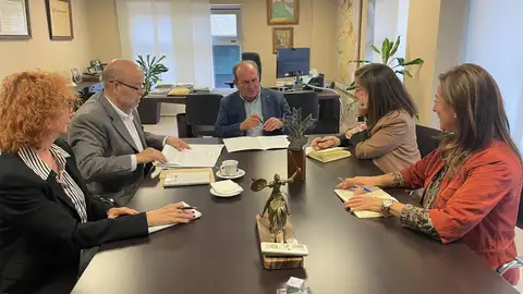 Caja Rural de Extremadura renueva su convenio de colaboración con Cruz Roja Caja Rural de Extremadura renueva su convenio de colaboración con Cruz Roja