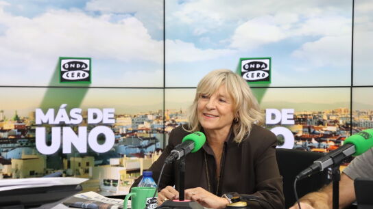 Mar&iacute;a del Mar Caballero, senadora de UPN, en el estudio de M&aacute;s de uno de Onda Cero/ Samuel Portillo