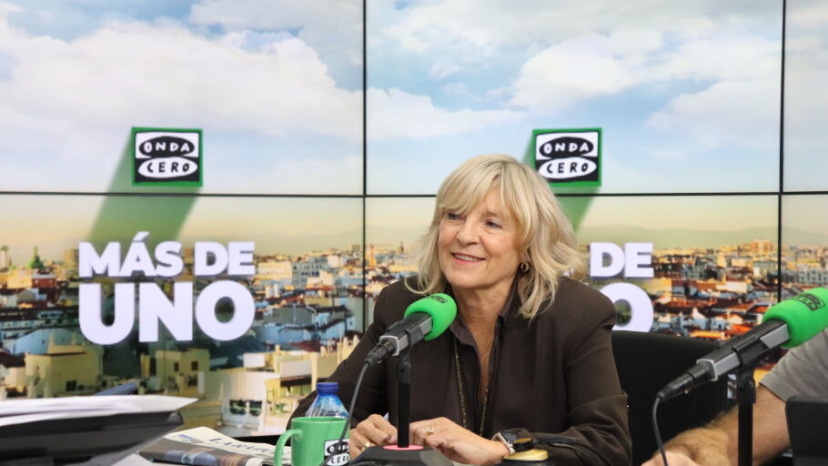Mar&iacute;a del Mar Caballero, senadora de UPN, en el estudio de M&aacute;s de uno de Onda Cero/ Samuel Portillo