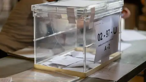 El censo electoral en Mérida para las autonómicas se puede consultar en el ayuntamiento o vía telemática El censo electoral en Mérida para las autonómicas se puede consultar en el ayuntamiento o vía telemática