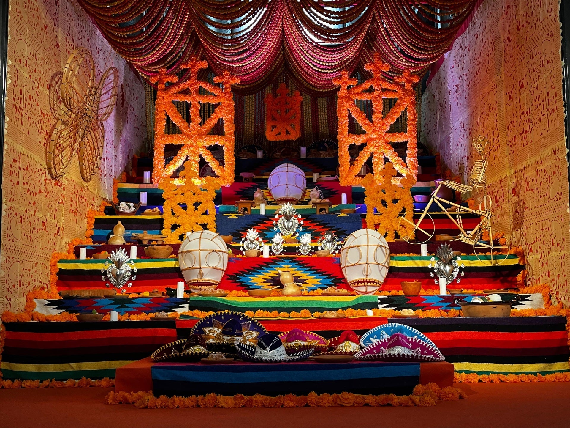 Morir no es igual en todas partes: cómo las culturas viven el duelo y reescriben el sentido de la pérdida Morir no es igual en todas partes: cómo las culturas viven el duelo y reescriben el sentido de la pérdida