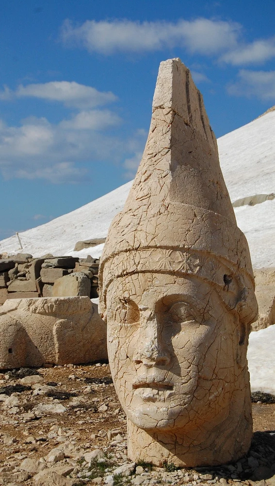 Nemrut, el trono de los dioses Nemrut, el trono de los dioses