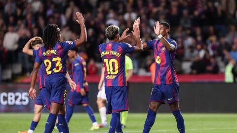 Jugadores del Bar&ccedil;a este domingo durante el partido contra el Elche 