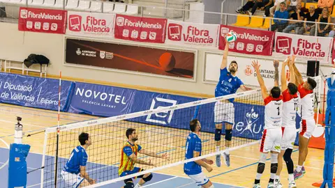 Léleman Conqueridor Valencia estrena la Superliga en Nou Moles con victoria Léleman Conqueridor Valencia estrena la Superliga en Nou Moles con victoria