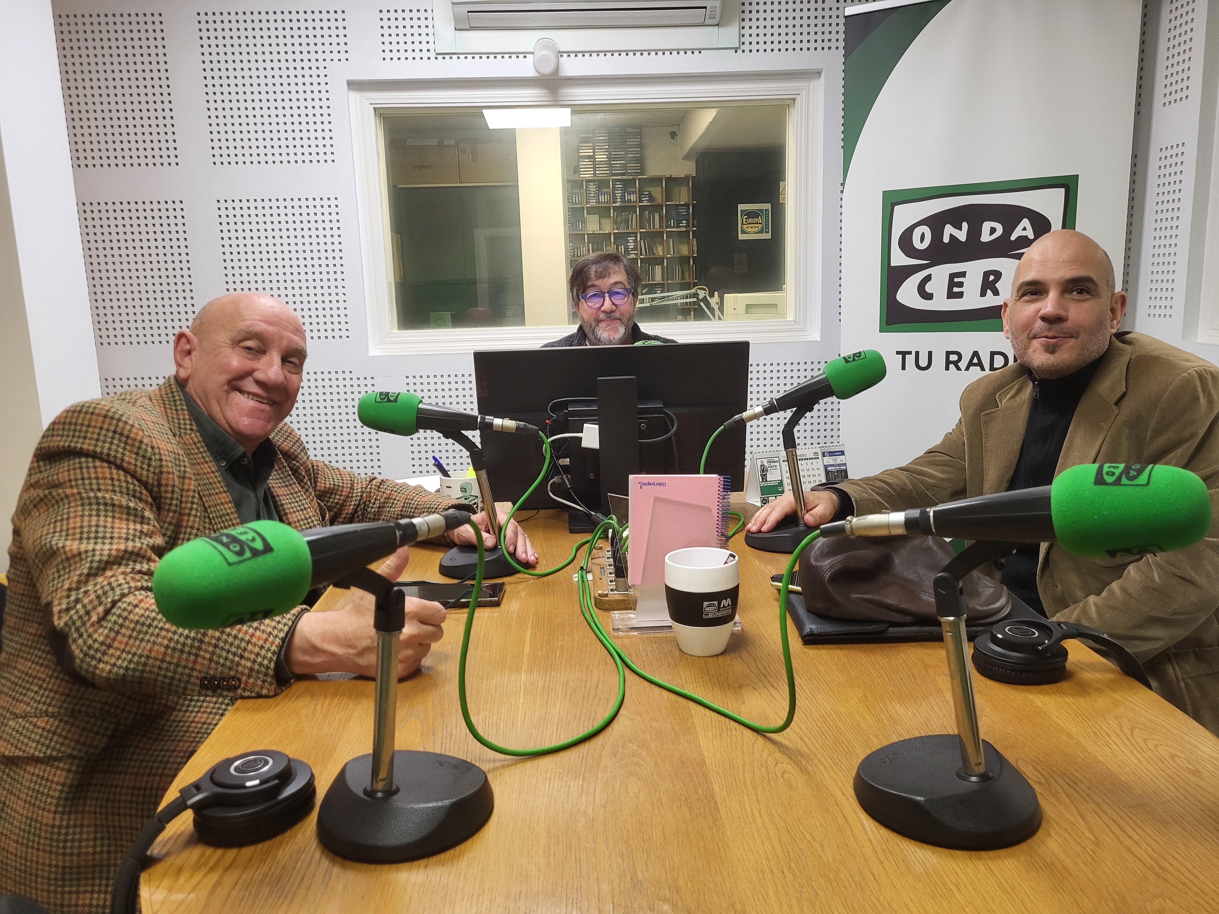 Tertulia de "Locos por Incordiar" a actualidade local e nacional Tertulia de "Locos por Incordiar" a actualidade local e nacional