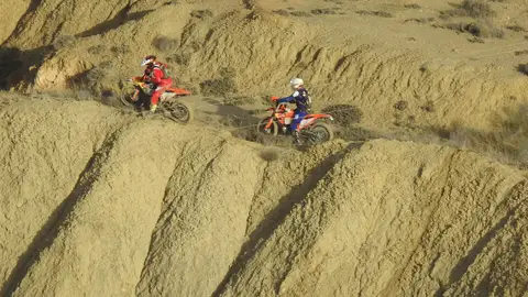 Amigos de los Humedales del Sur de Alicante denuncia la circulación de motos de trial en el entorno del pantano de Elche. Amigos de los Humedales del Sur de Alicante denuncia la circulación de motos de trial en el entorno del pantano de Elche.