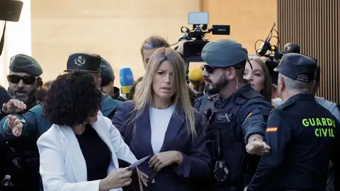 Maribel Vilaplana a su llegada este lunes a los juzgados de Catarroja. Maribel Vilaplana a su llegada este lunes a los juzgados de Catarroja.