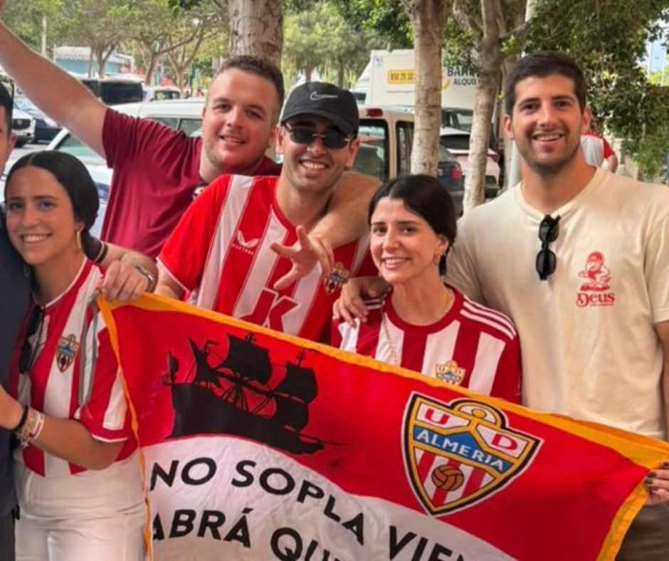 Aficionados del Almería viajarán a Ceuta en helicóptero para apoyar al equipo Aficionados del Almería viajarán a Ceuta en helicóptero para apoyar al equipo