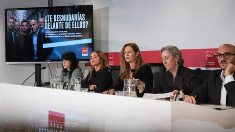 La Comunidad de Madrid inicia una campaña para alertar de los riesgos de la pornografía en las redes sociales La Comunidad de Madrid inicia una campaña para alertar de los riesgos de la pornografía en las redes sociales