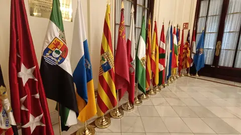 Banderas de las Comunidades Autónomas Banderas de las Comunidades Autónomas