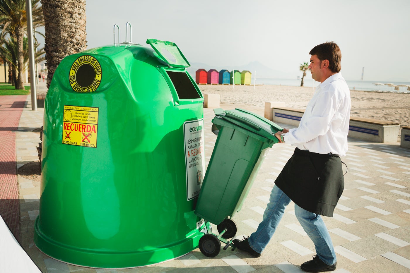 No, el camión no lo mezcla todo: desmontamos uno de los grandes mitos del reciclaje de vidrio