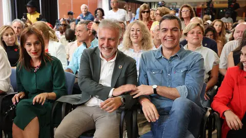 El ministro de Política Territorial Ángel Víctor Torres, y el presidente del Gobierno, Pedro Sánchez El ministro de Política Territorial Ángel Víctor Torres, y el presidente del Gobierno, Pedro Sánchez