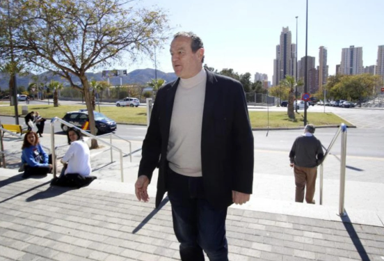 Arranca el juicio contra dos exconcejales del Ayuntamiento de Benidorm y otras seis personas Arranca el juicio contra dos exconcejales del Ayuntamiento de Benidorm y otras seis personas