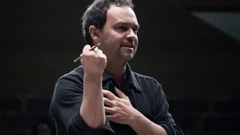 Andoni Sierra, director del Coro y Orquesta de la SMR Andoni Sierra, director del Coro y Orquesta de la SMR