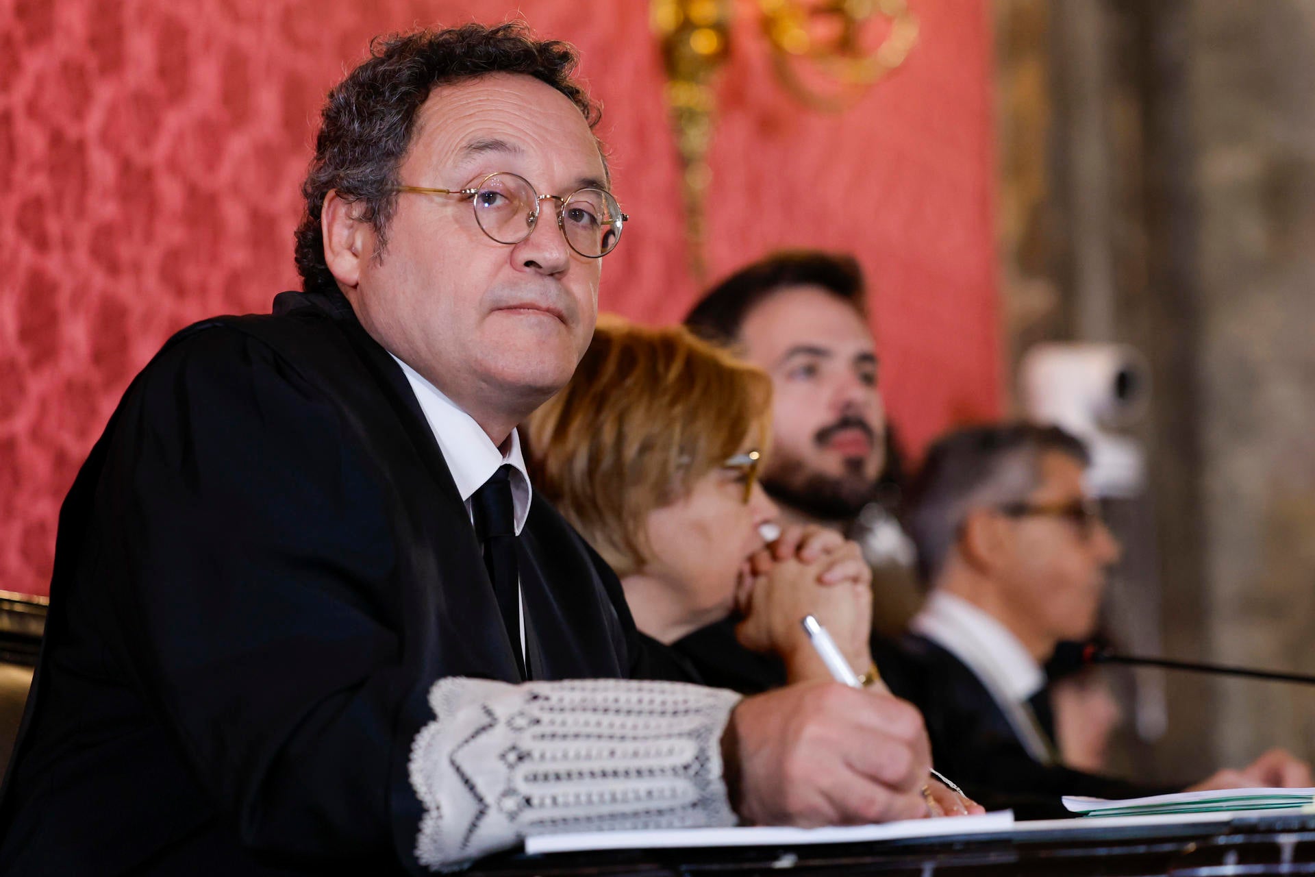 El Fiscal General provoca una guerra entre fiscales El Fiscal General provoca una guerra entre fiscales