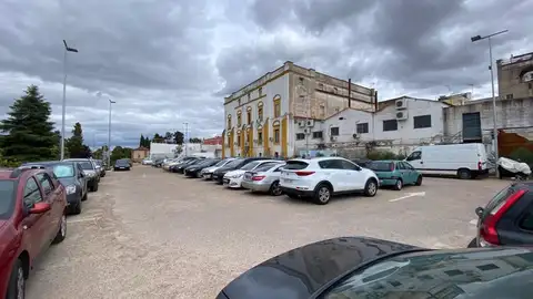 El PSOE local de Badajoz propone mejorar la seguridad y funcionalidad del aparcamiento junto al Palacio de Godoy El PSOE local de Badajoz propone mejorar la seguridad y funcionalidad del aparcamiento junto al Palacio de Godoy