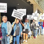 Padres de usuarios del Oriol impulsarán nuevas acciones para exigir el inicio de las obras del antiguo asilo como futura residencia Padres de usuarios del Oriol impulsarán nuevas acciones para exigir el inicio de las obras del antiguo asilo como futura residencia