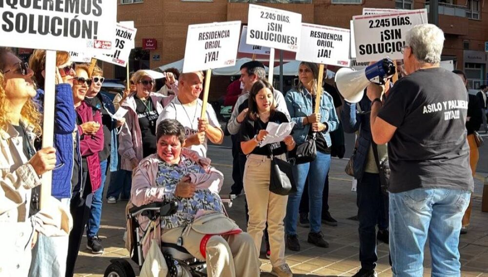 Padres de usuarios del Oriol impulsarán nuevas acciones para exigir el inicio de las obras del antiguo asilo como futura residencia