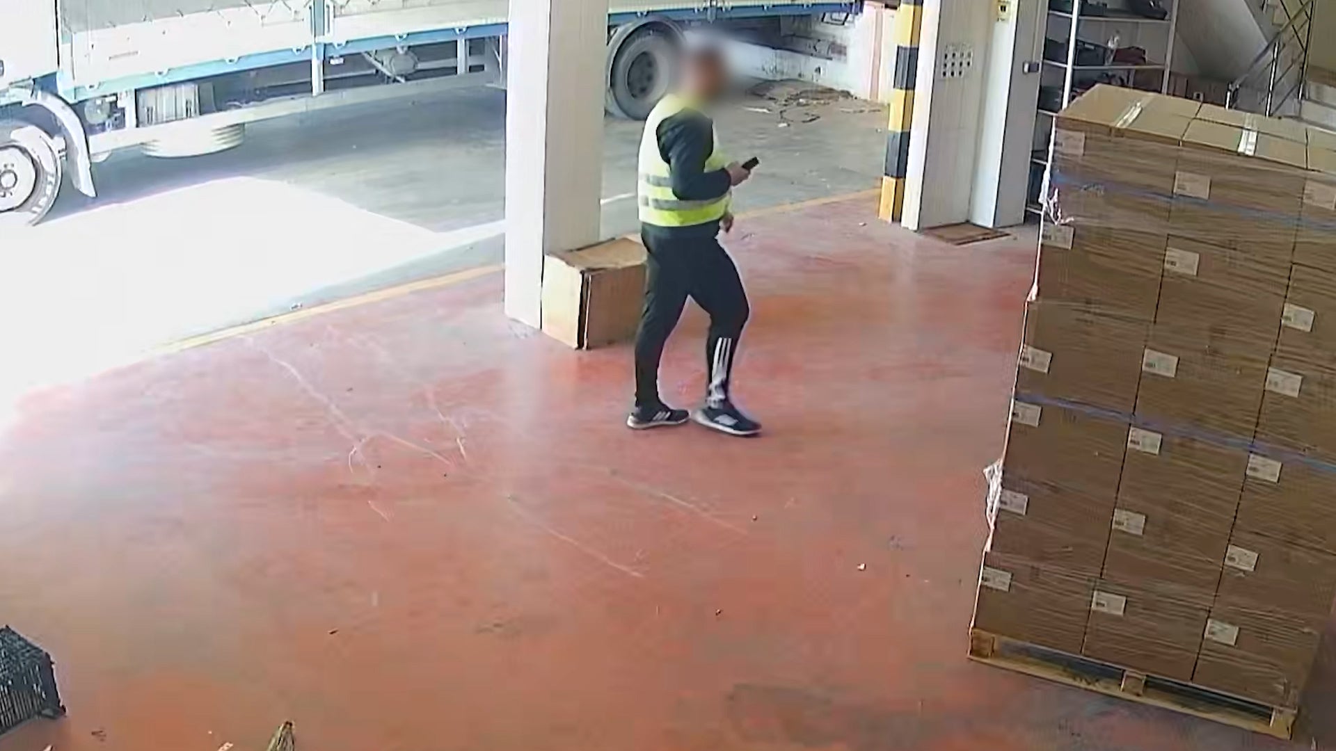 Detenido en Novelda un hombre acusado de robar en vestuarios de empresas de cinco municipios de la provincia Detenido en Novelda un hombre acusado de robar en vestuarios de empresas de cinco municipios de la provincia