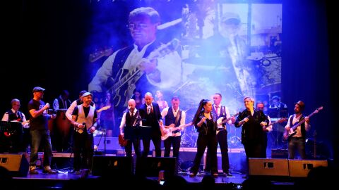 Los Escorpiones recopilan sus más de 60 años dedicados a la música en el libro que presentan este sábado en el Teatro Circo de Orihuela Los Escorpiones recopilan sus más de 60 años dedicados a la música en el libro que presentan este sábado en el Teatro Circo de Orihuela