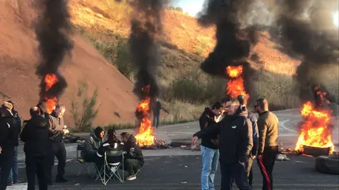 Manifestantes en la huelga del metal en Puertollano Manifestantes en la huelga del metal en Puertollano