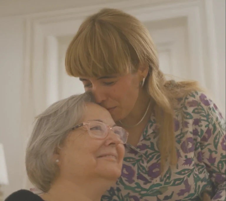 El 52,5% de las personas cuidadoras en Navarra pertenece a la "generación sándwich", atienden a mayores y a sus hijos a la vez El 52,5% de las personas cuidadoras en Navarra pertenece a la "generación sándwich", atienden a mayores y a sus hijos a la vez