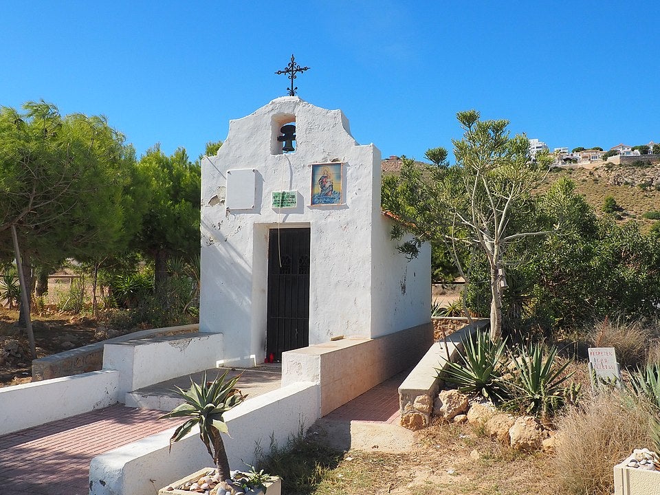 La Ermita del Rosario de Santa Pola: en enclave privilegiado rodeado de leyenda La Ermita del Rosario de Santa Pola: en enclave privilegiado rodeado de leyenda
