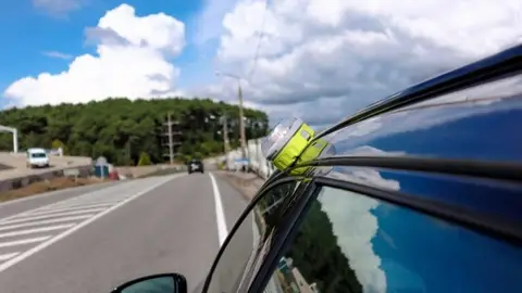 Baliza V16 conectada Baliza V16 conectada