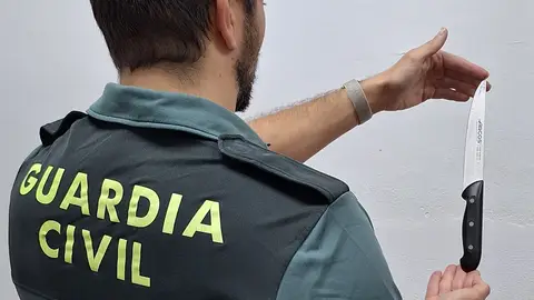 Detenido por robar en una farmacia de Nules tras amenazar al responsable de la misma con cuchillo Detenido por robar en una farmacia de Nules tras amenazar al responsable de la misma con cuchillo
