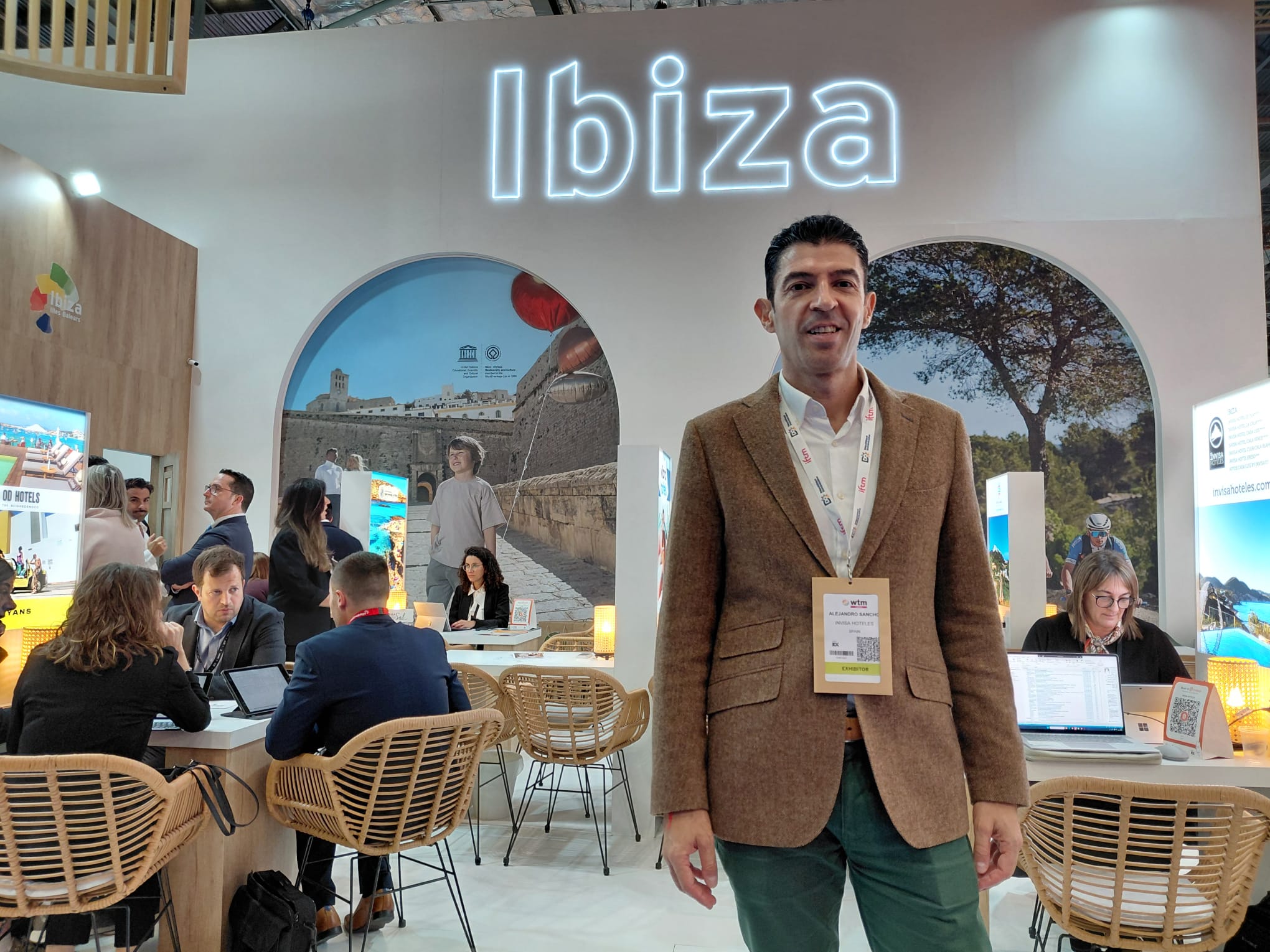 Alejandro Sancho (Fomento del Turismo de Ibiza): “El mercado británico sigue siendo fundamental para la isla y confiamos en recuperar los buenos números esta temporada” Alejandro Sancho (Fomento del Turismo de Ibiza): “El mercado británico sigue siendo fundamental para la isla y confiamos en recuperar los buenos números esta temporada”
