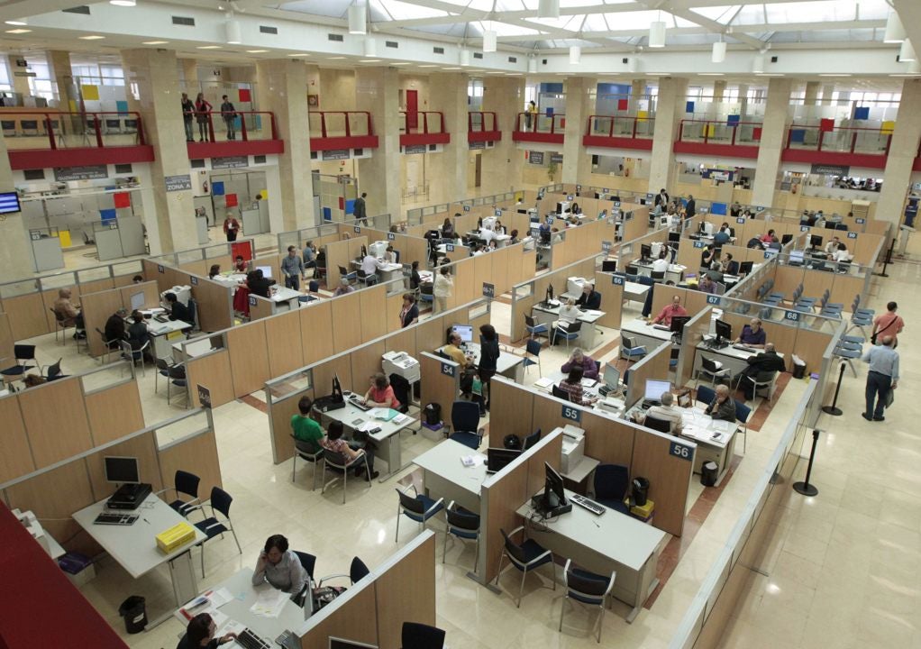 La subida salarial que plantea el Gobierno a los funcionarios hasta 2028: cuándo concretarán las cifras La subida salarial que plantea el Gobierno a los funcionarios hasta 2028: cuándo concretarán las cifras