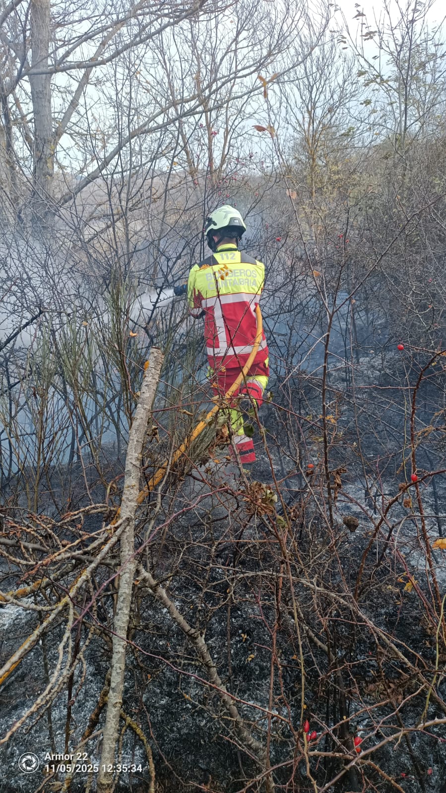 Controlados cuatro incendios en Castro Urdiales, Val de San Vicente, Arenas de Iguña y Cabezón de Liébana Controlados cuatro incendios en Castro Urdiales, Val de San Vicente, Arenas de Iguña y Cabezón de Liébana