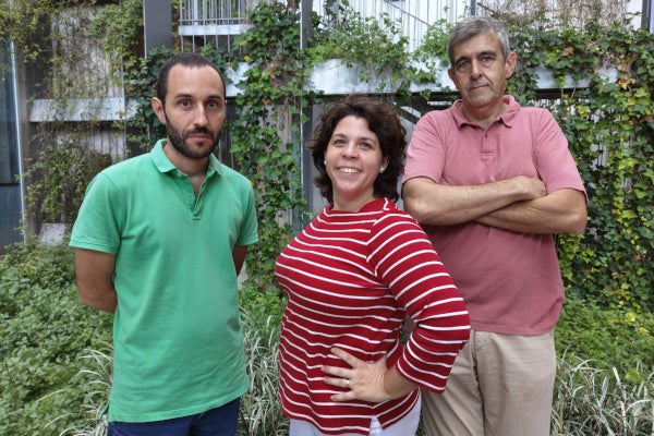 La quantitat de temps que l'estudiantat passa en el bus escolar repercuteix en el seu compromís acadèmic amb el centre, els seus companys i el professorat La quantitat de temps que l'estudiantat passa en el bus escolar repercuteix en el seu compromís acadèmic amb el centre, els seus companys i el professorat