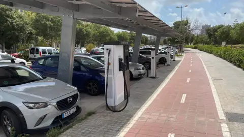 Cargador en el entorno del CC Aqua cargadores