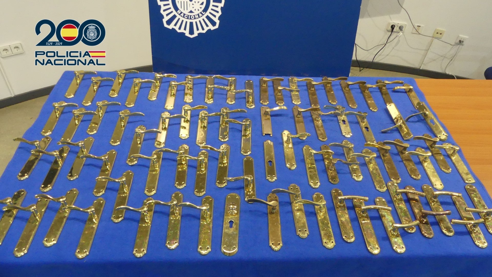 Detenido por robar un centenar de manillas de portales Detenido por robar un centenar de manillas de portales